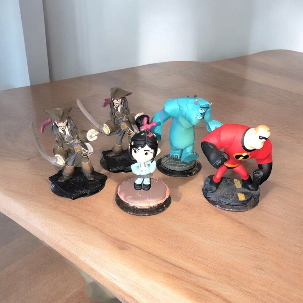 Disney Infinity Bundle Lot of 5‎ Figures Marvel and Disney Universe